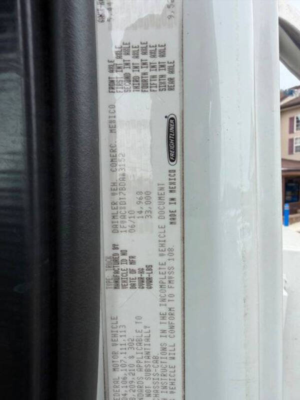 2011 Freightliner M2 106