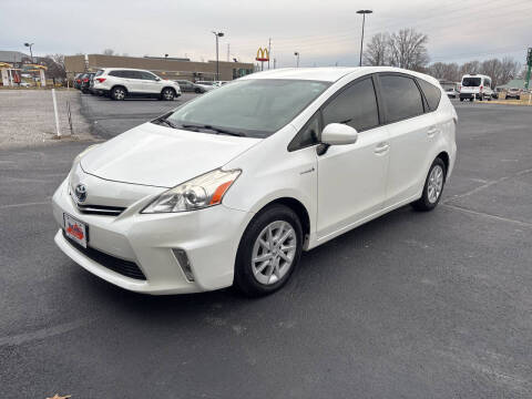 2014 Toyota Prius v Five