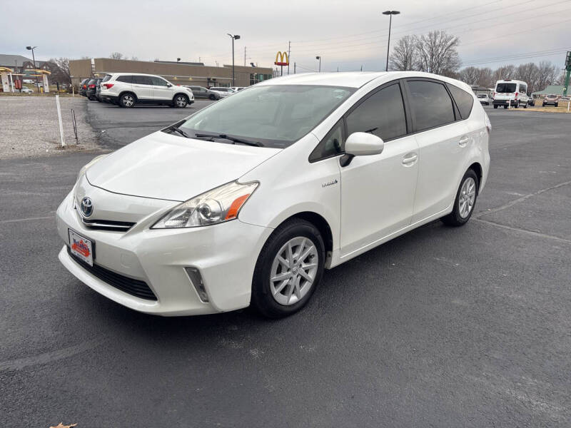 2014 Toyota Prius v Five