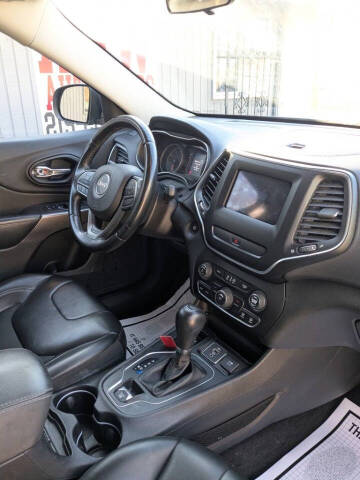 2019 Jeep Cherokee Latitude Plus