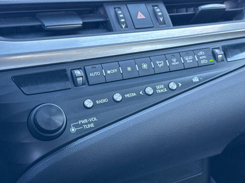 2019 Lexus ES 350