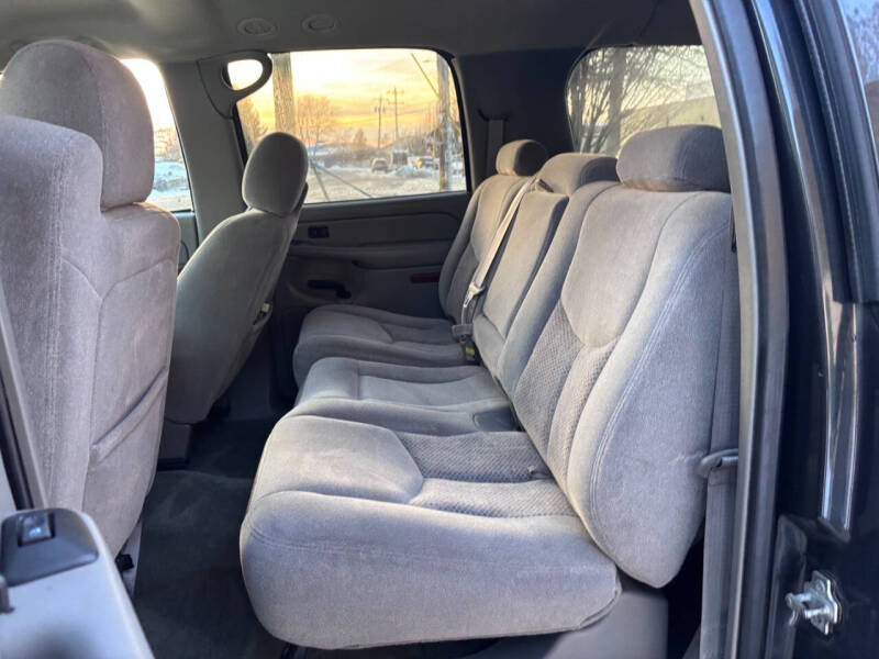 2004 Chevrolet Suburban 1500 LT