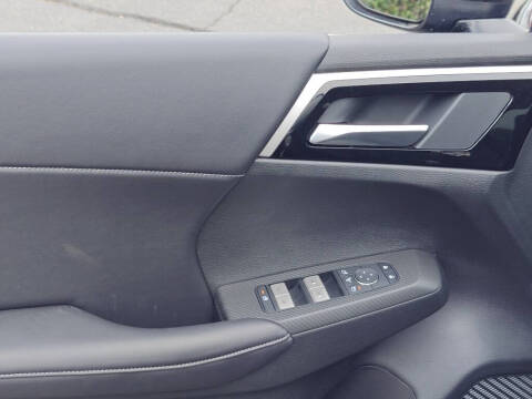 2025 Mitsubishi Outlander PHEV SE