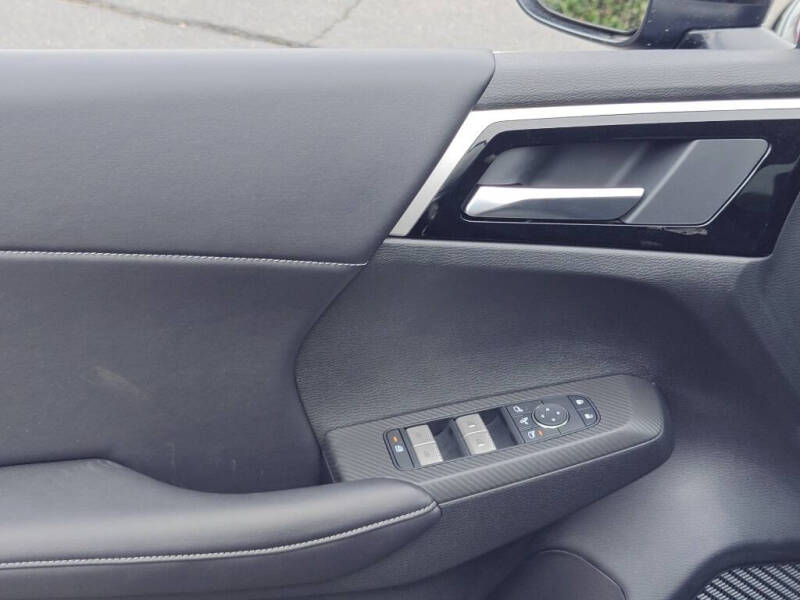 2025 Mitsubishi Outlander PHEV SE