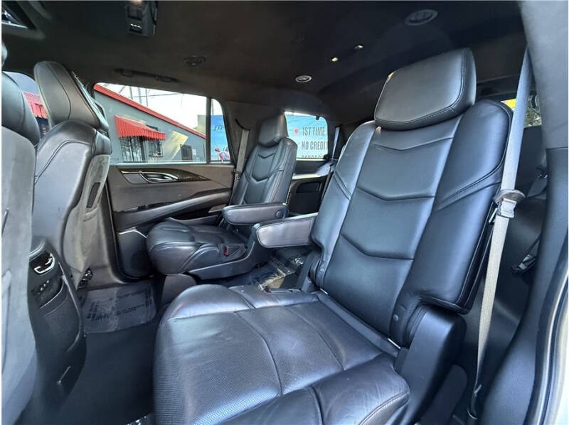 2019 Cadillac Escalade Platinum