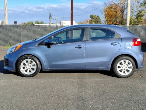 2016 Kia Rio 5-Door LX