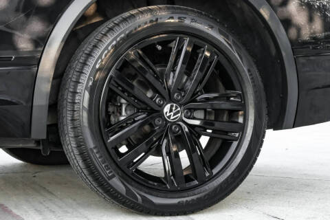 2022 Volkswagen Tiguan SE R-Line Black