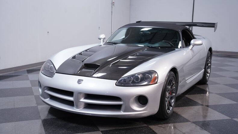 2005 Dodge Viper SRT-10