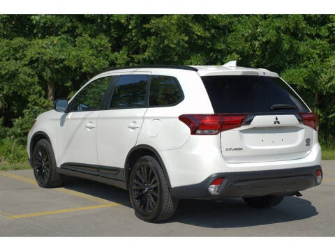 2020 Mitsubishi Outlander LE