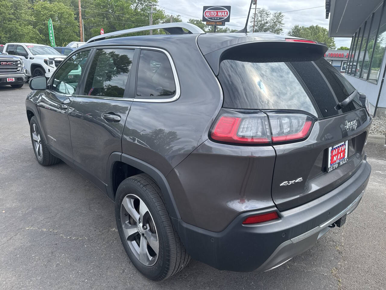 used 2020 Jeep Cherokee car, priced at $19,499