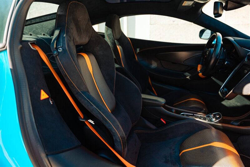 2017 McLaren 570GT
