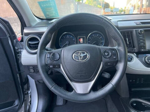 2017 Toyota RAV4 Platinum