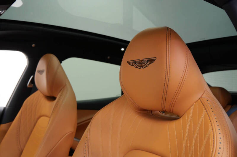 2023 Aston Martin DBX 707