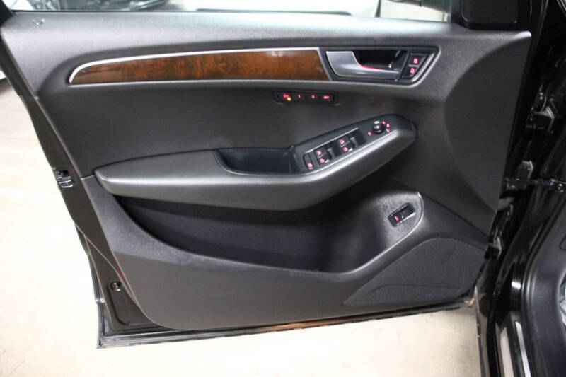 2011 Audi Q5 2.0T quattro Premium Plus