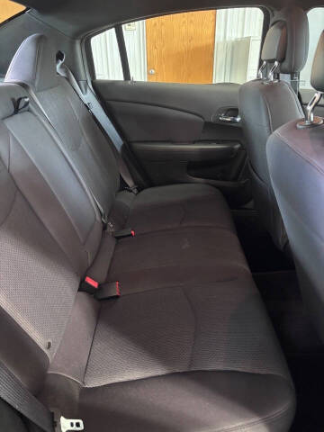 2013 Chrysler 200 LX