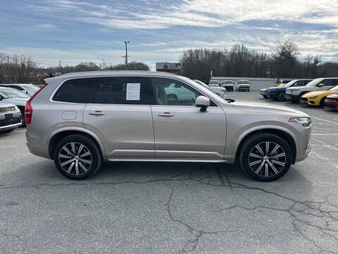 2023 Volvo XC90 B5 Core