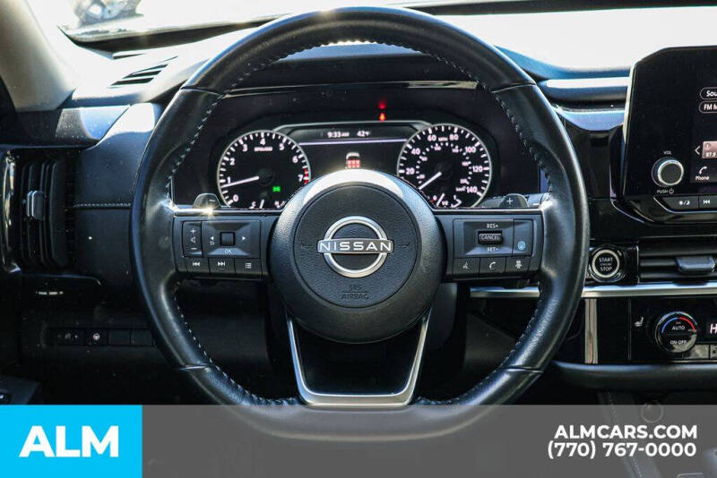 2023 Nissan Pathfinder SV