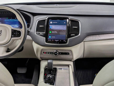 2025 Volvo XC60 B5 Plus Dark Theme