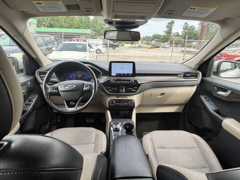 2020 Ford Escape Titanium