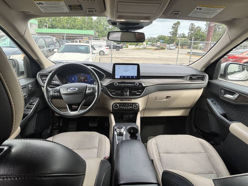 2020 Ford Escape Titanium