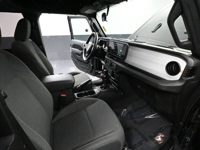 2024 Jeep Wrangler Sport