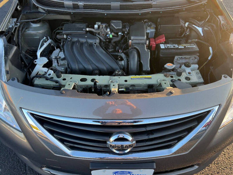 2012 Nissan Versa 1.6 SV