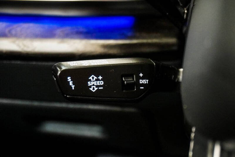 2022 Audi Q8 quattro Premium Plus 55 TFSI