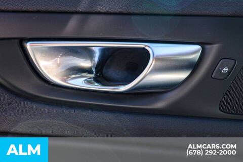 2024 Volvo S60 B5 Core Dark Theme