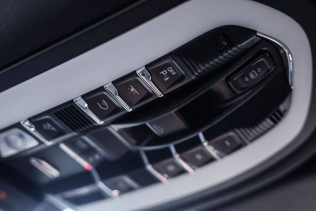 2022 Porsche Macan