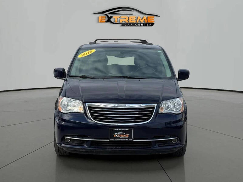2016 Chrysler Town and Country Touring