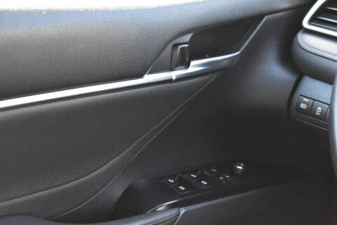 2018 Toyota Camry Hybrid XLE