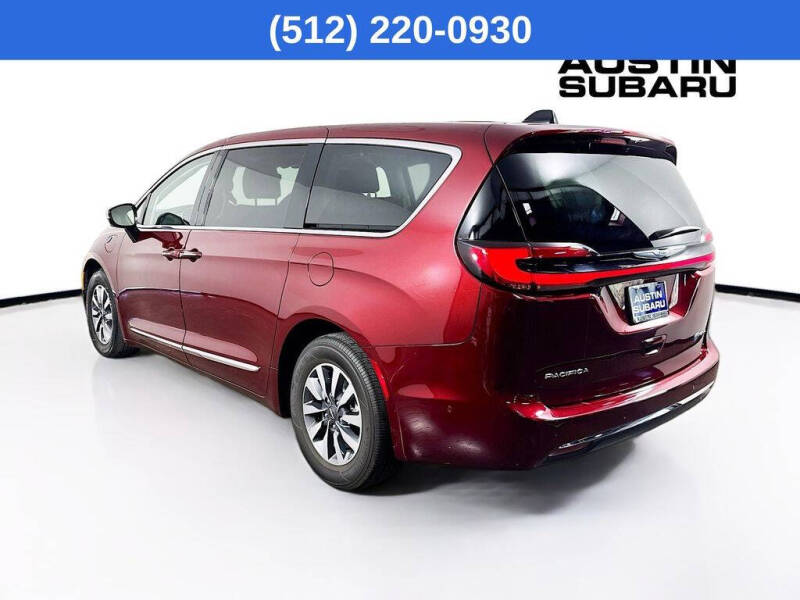 2023 Chrysler Pacifica Plug-In Hybrid Limited