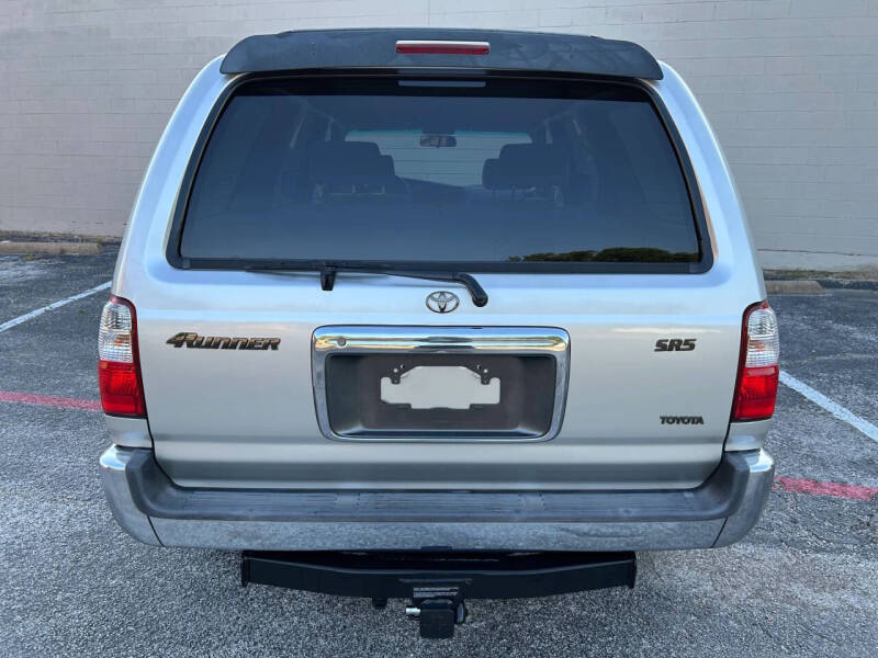 2002 Toyota 4Runner SR5