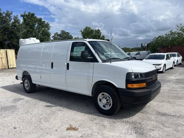 2025 Chevrolet Express 2500