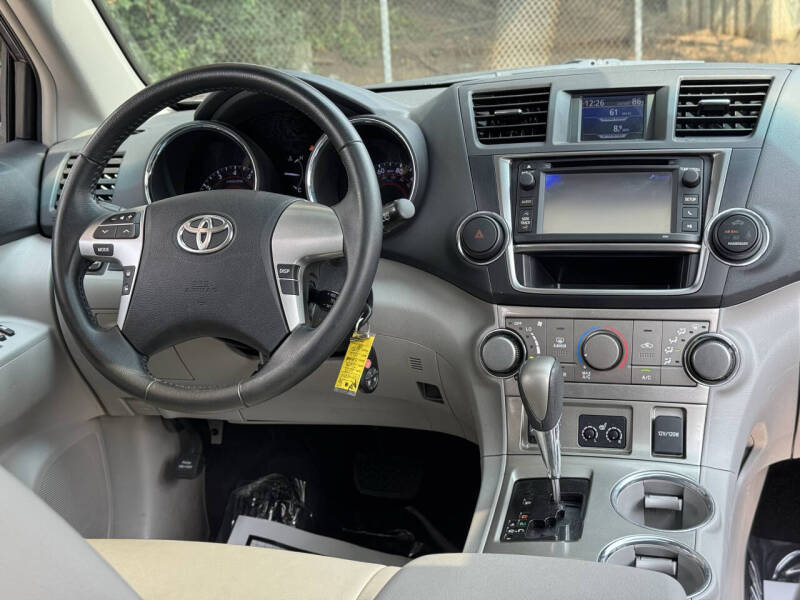 2013 Toyota Highlander SE