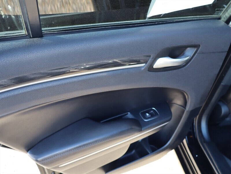 2018 Chrysler 300 Touring