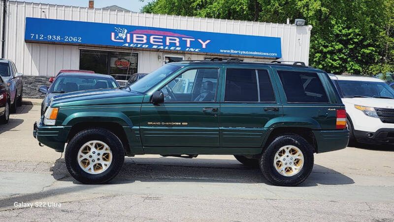 1997 Jeep Grand Cherokee for sale at Liberty Auto Sales in Merrill IA