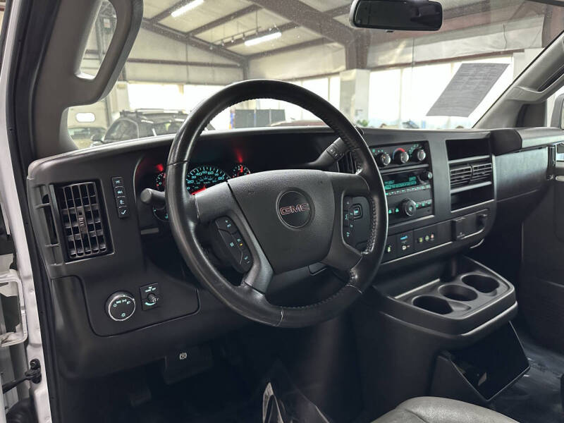 2023 GMC Savana 2500