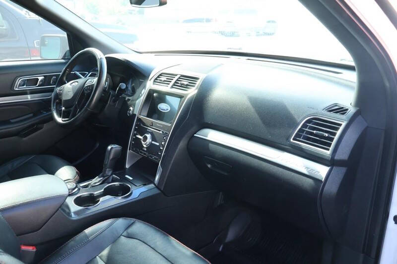 2017 Ford Explorer Sport