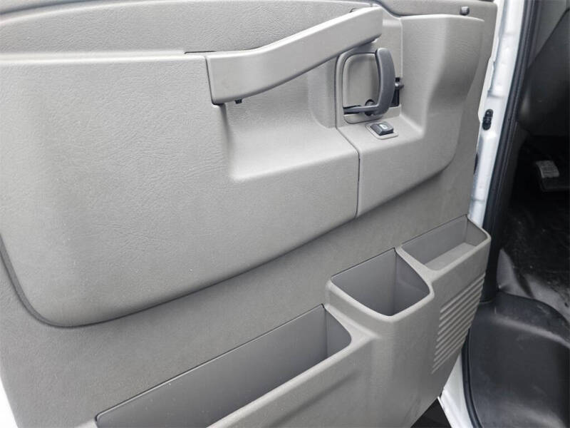 2025 Chevrolet Express 2500