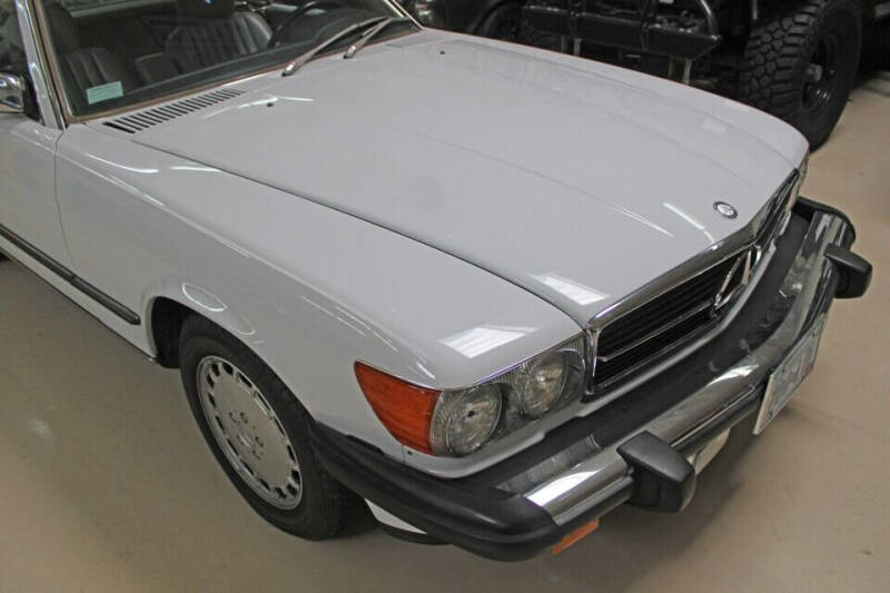 1987 Mercedes-Benz 560-Class 560 SL