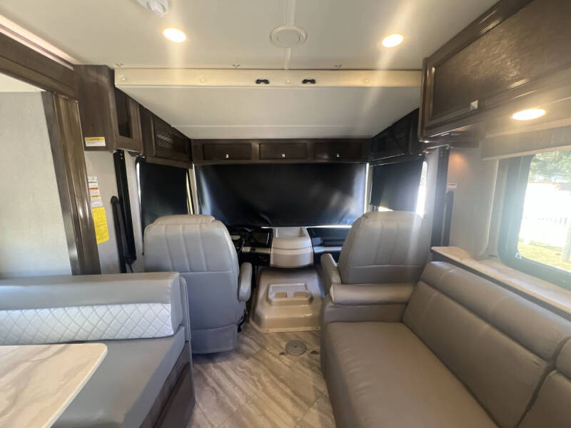 2020 Holiday Rambler Invicta