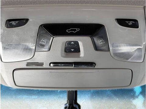2013 Toyota Sienna SE 8-Passenger