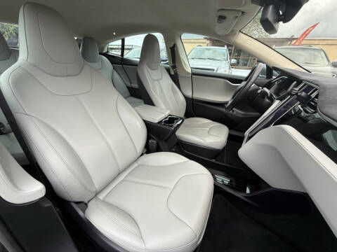 2015 Tesla Model S 70D