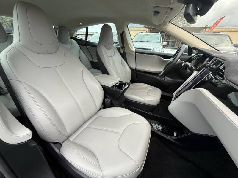 2015 Tesla Model S 70D