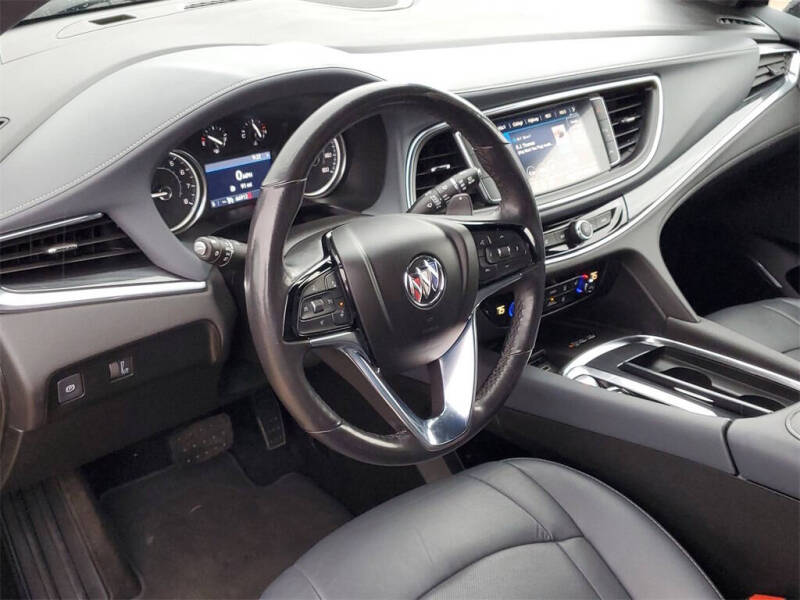 2023 Buick Enclave Essence