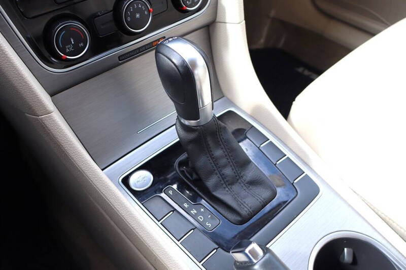 2014 Volkswagen Passat