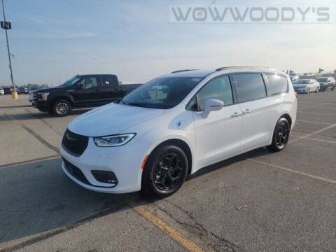 2021 Chrysler Pacifica Hybrid for sale at WOODY'S AUTOMOTIVE GROUP in Chillicothe MO