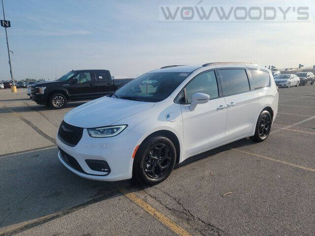 2021 Chrysler Pacifica Hybrid for sale at WOODY'S AUTOMOTIVE GROUP in Chillicothe MO