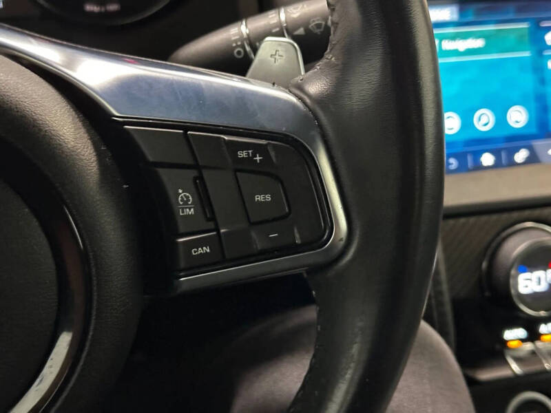 2019 Jaguar F-TYPE P300